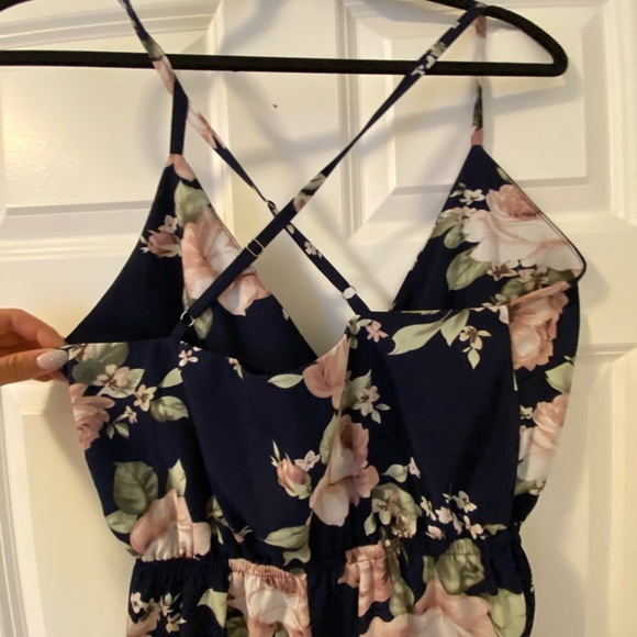 Elegant flowers romper - Picture 4 of 9
